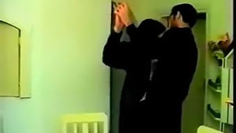 Türk Çiftin Tutkulu Öpüşme Seansı